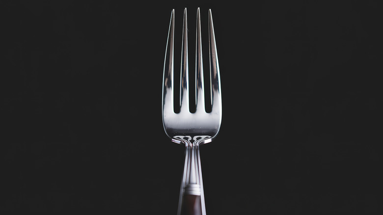 A serving fork