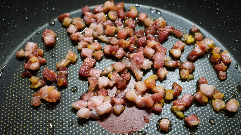 guanciale rendering in pan