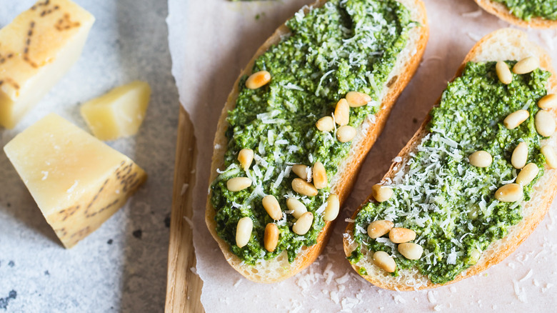 Pesto toast with parmesan 