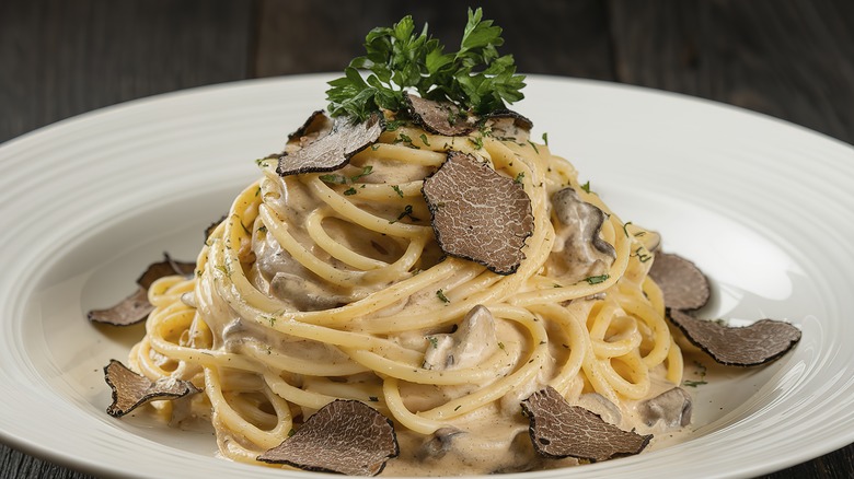 Truffle spaghetti on plate