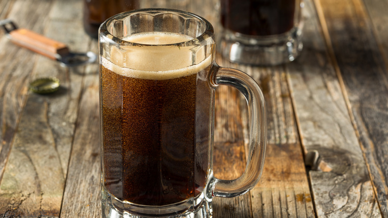 mug of root beer