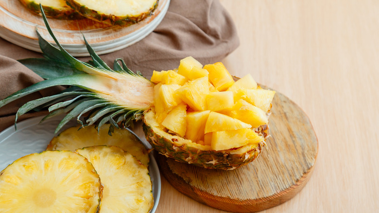 Pineapple cuts