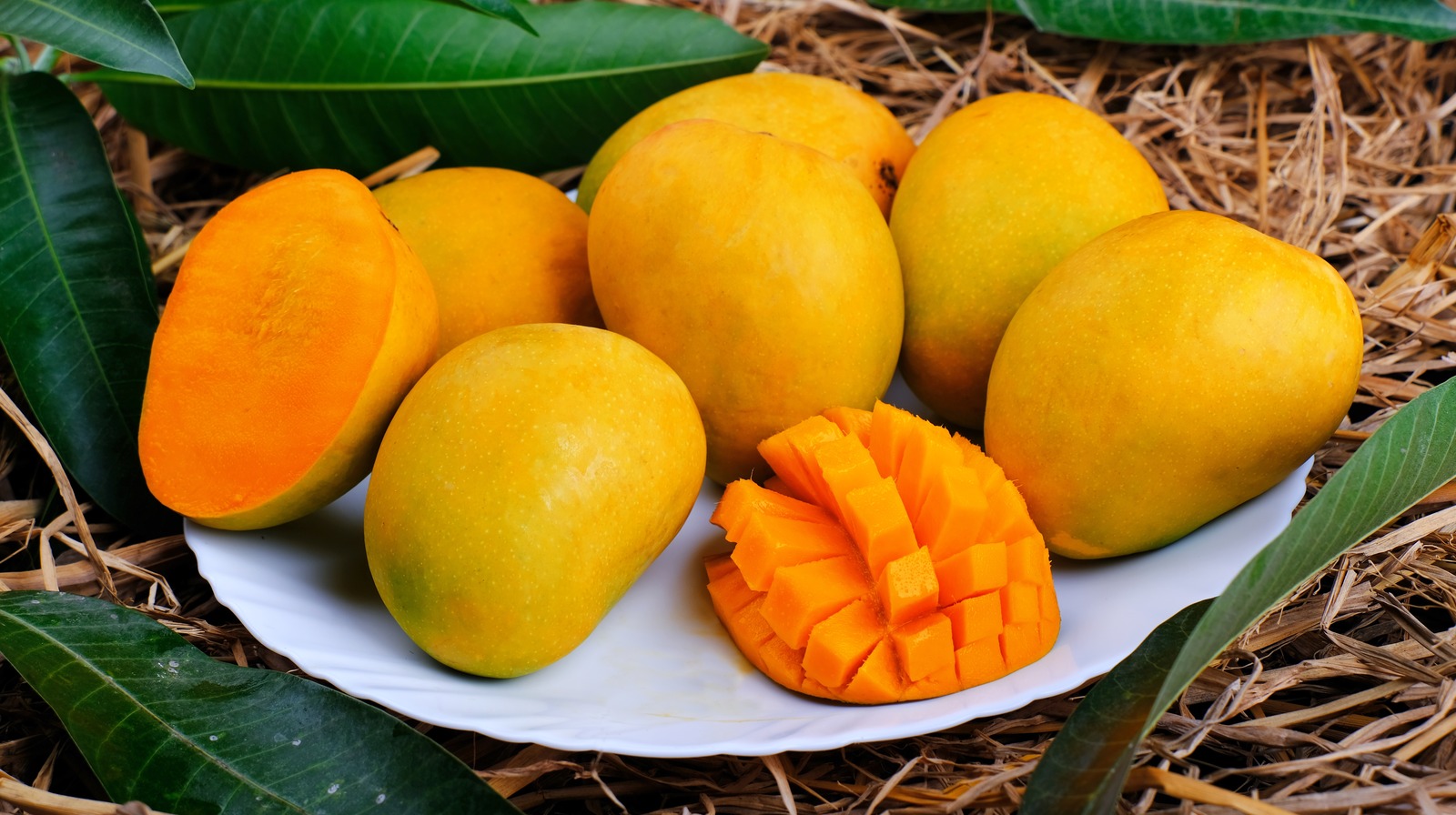 The Unexpected Item You Can Use To Peel <b>Mango</b> Fast - Tasting Table.