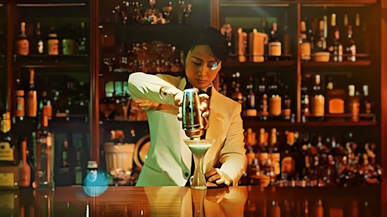 Yuzo Komai preparing cocktail