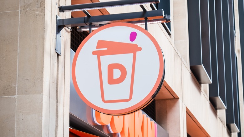 Dunkin storefront signage