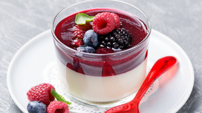 Berry coulis in yogurt