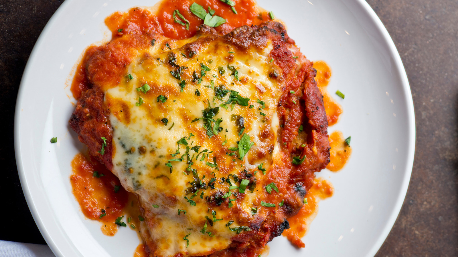 The Water Trick To Make Reheated Chicken Parm Taste Brand New