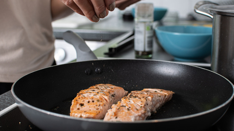 Salting cooked salmon 