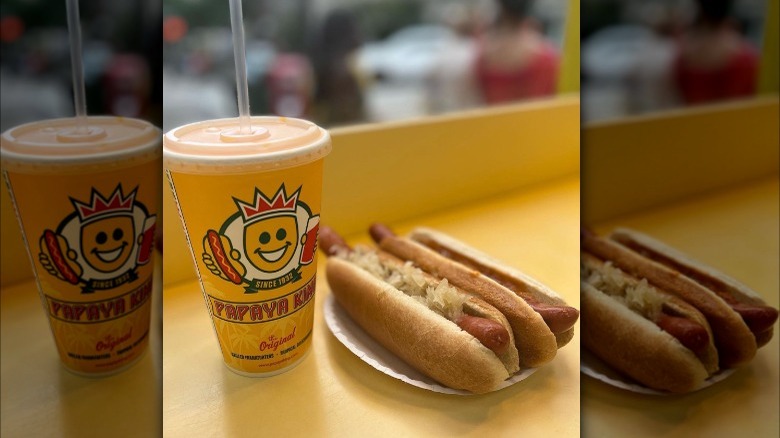 2 hot dogs and Papaya King drink