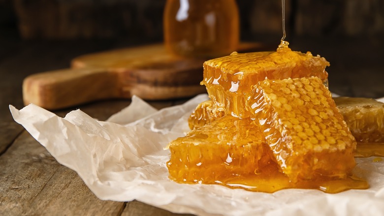 Pouring honey