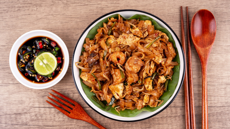 Overview of stir-fry with stir-fry sauce
