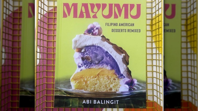 Mayumu cookbook in basket