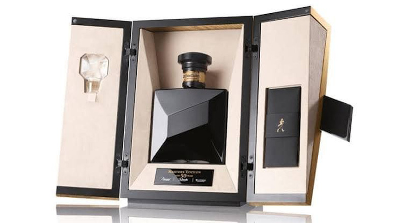 Open box of Johnnie Walker Masters' Edition