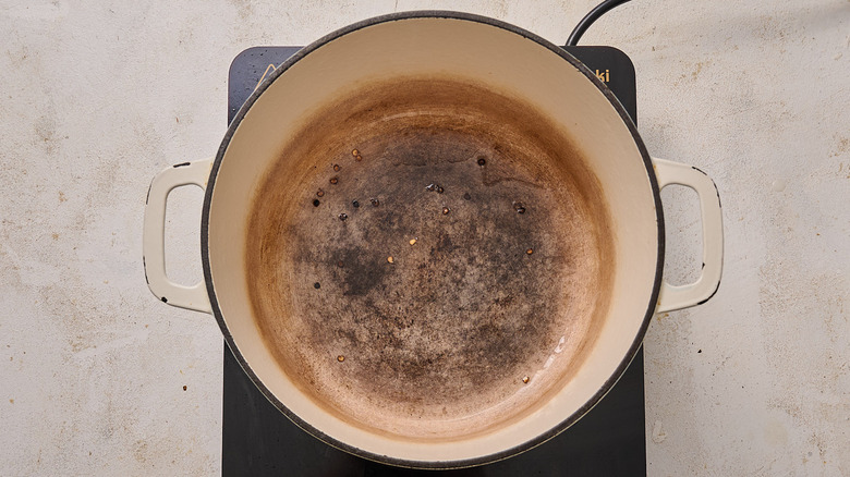 Oil heating in a pot