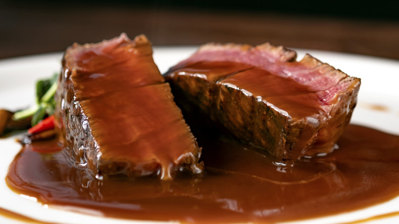 steak in red wine sauce