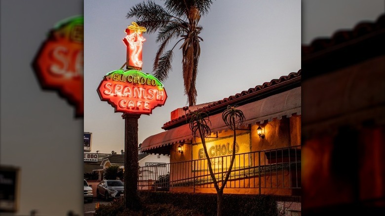 El Cholo facade and sign today