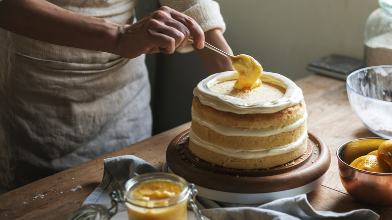 Frosting a cake