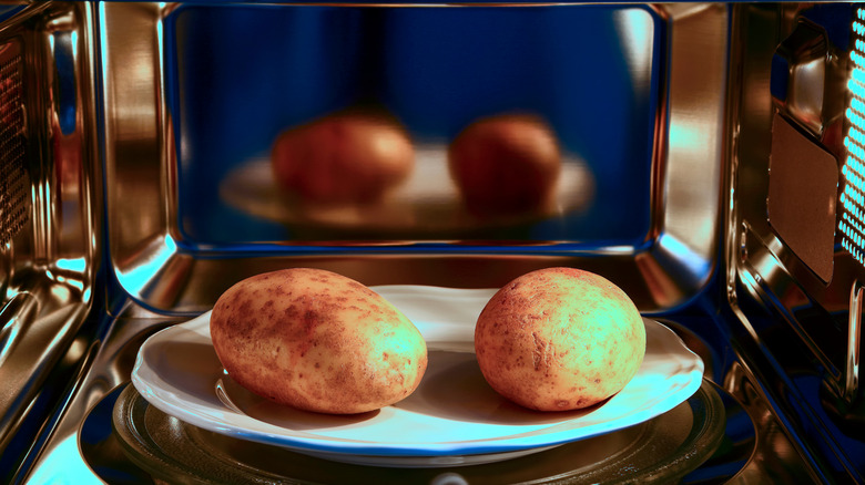 potatoes in microwave