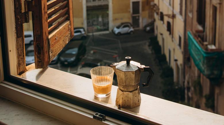 Coffee and an espresso pot