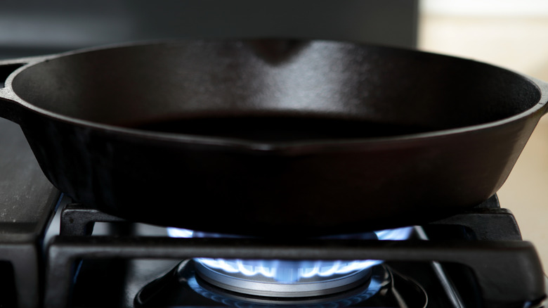 Pan heating on range stove