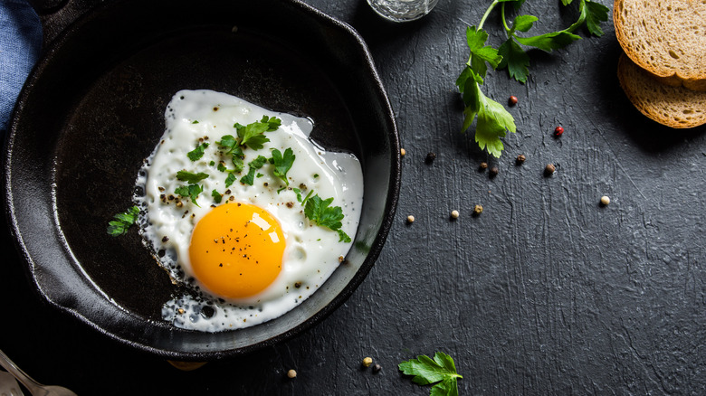 Fried egg in skillet