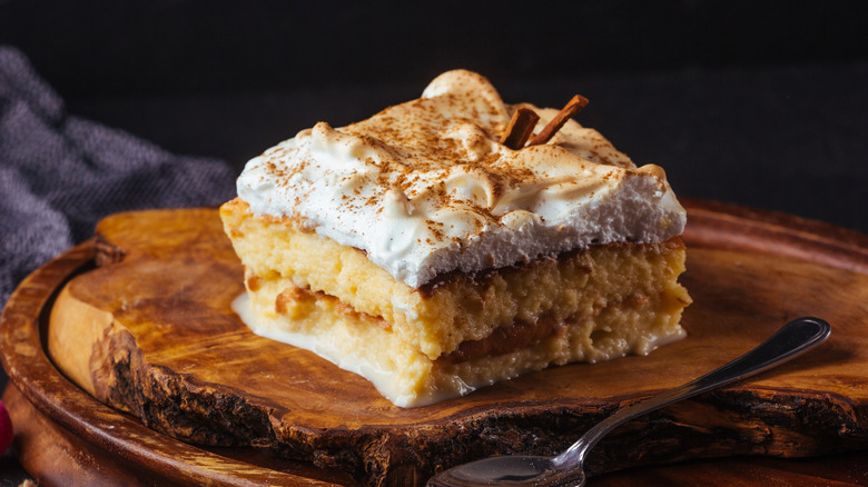 Cake on wooden stump