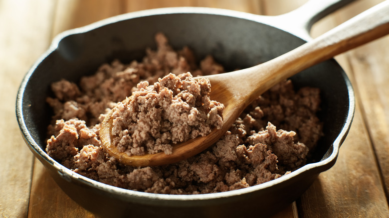 Cooked ground beef in a pan 