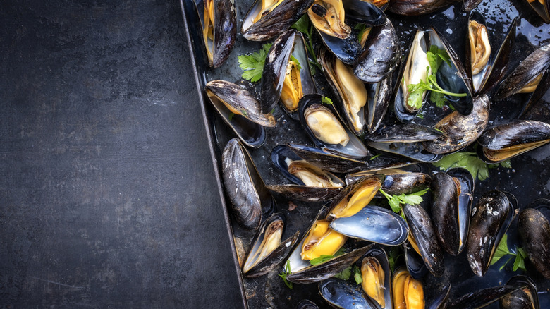 mussels on sheet pan