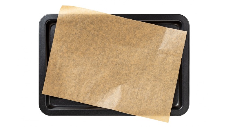 https://www.tastingtable.com/img/gallery/tips-you-need-when-cooking-with-parchment-paper/intro-1670789489.jpg