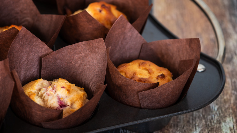 Muffins in parchment