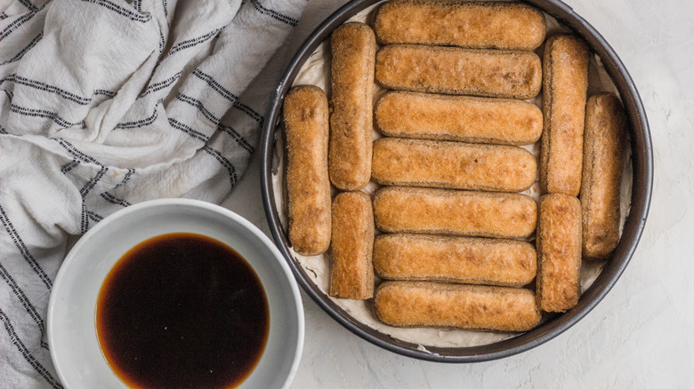 ladyfingers in cheesecake pan