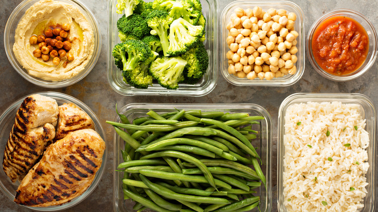 Chicken, chickpeas, broccoli, hummus, and green beans