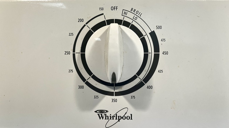 oven temperature gauge set to 350