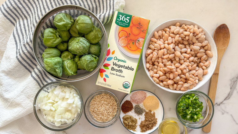 tomatillo white bean chili recipe ingredients