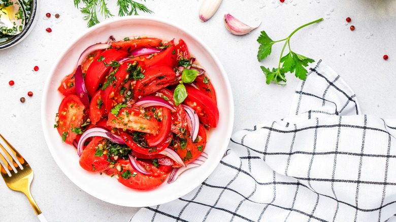 tomato onion salad