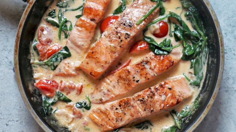 salmon with tomato cream sauce