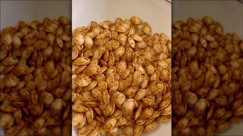 Roasted seasoned pumpkin seeds