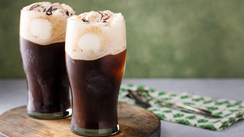 ice cream floats with Guinness