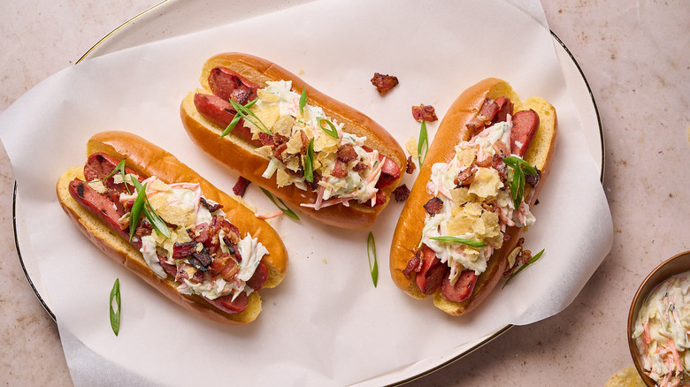 Hot dogs with coleslaw and bacon