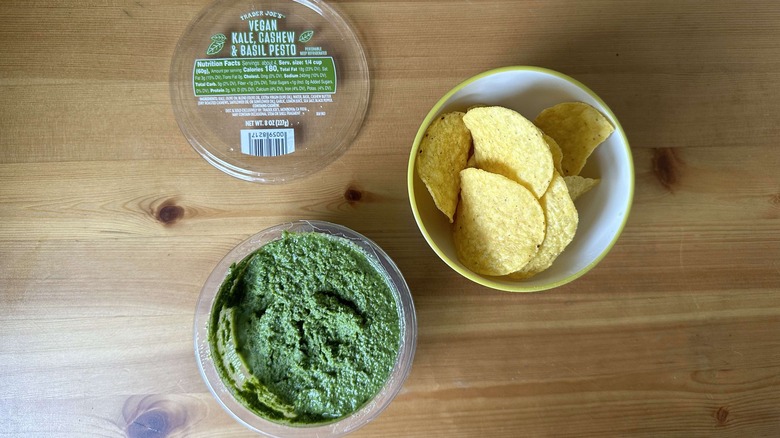 Trader Joe's vegan basil pesto