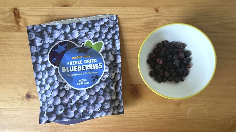 Freeze-dried blueberries