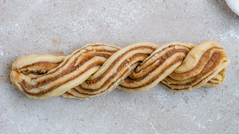 cinnamon babka braid