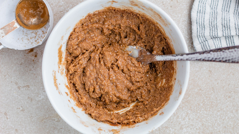 cinnamon and sugar in bowl