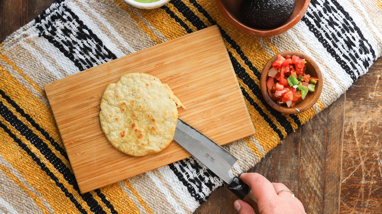 Knife splitting gordita