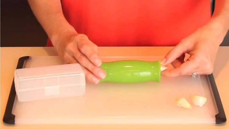 Green silicone garlic peeler