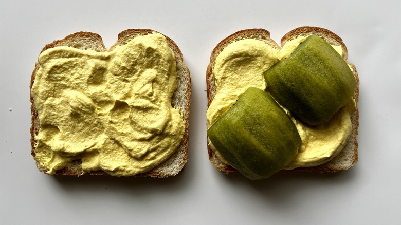 kiwis on slice of bread