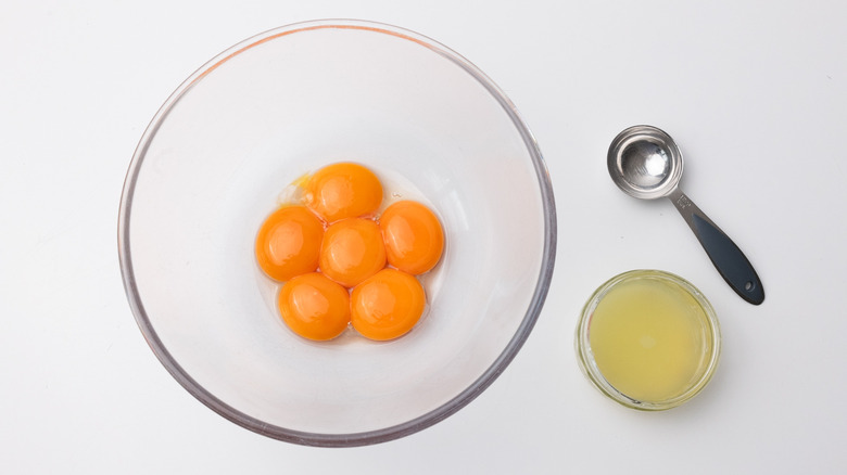 egg yolks and lemon juice 