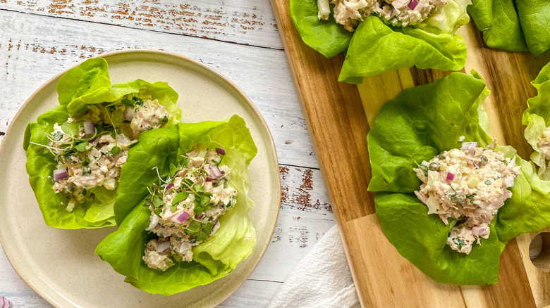 lettuce wraps on plate and tray