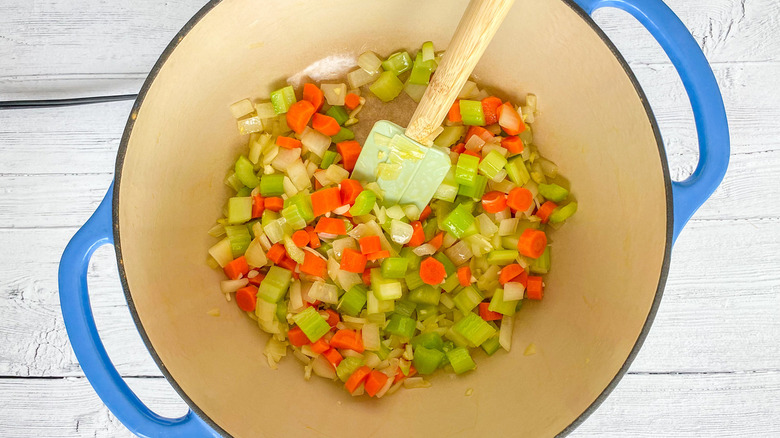 vegetables in pot 