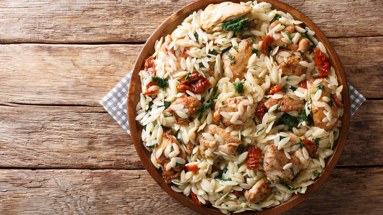 Overview of chicken orzo meal